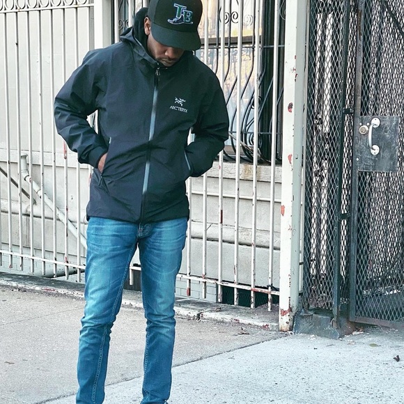 Profile Picture of Dwayne Chinnery (@dwaynechinn) on Poshmark