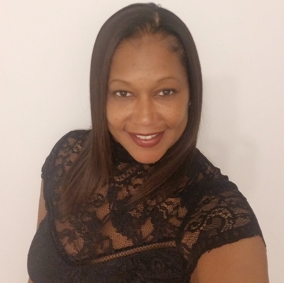 Profile Picture of Christin Braynon (@c_braynon) on Poshmark