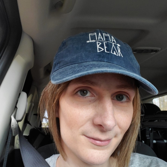 Profile Picture of Angela Juracko (@ajuracko) on Poshmark