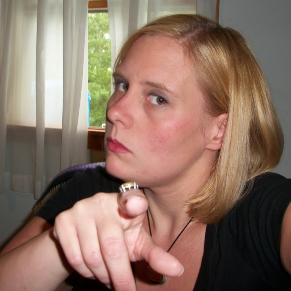 Heather M. - Poshmark Profile Picture of Heather M. (@meanjeanne) on Poshmark