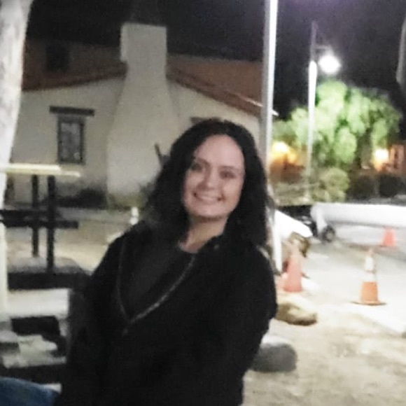 Profile Picture of Sarah Piha (@sarahepiha) on Poshmark