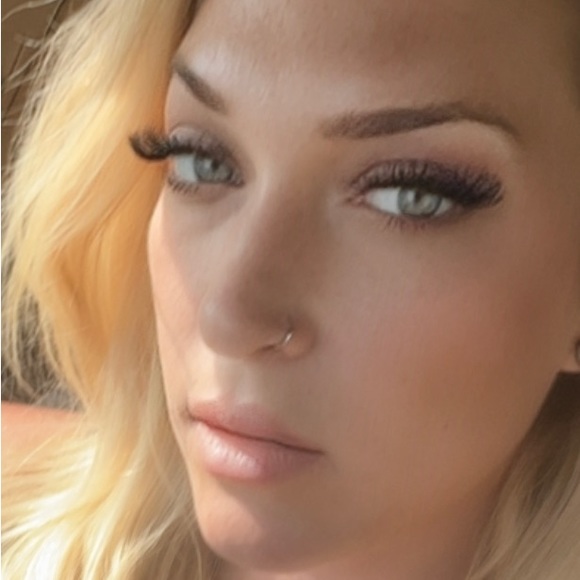 Profile Picture of Ashley Thorne (@kat_attack88) on Poshmark