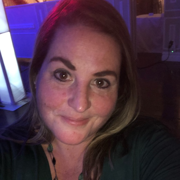 Profile Picture of Kathy Dunn (@kdunn603) on Poshmark
