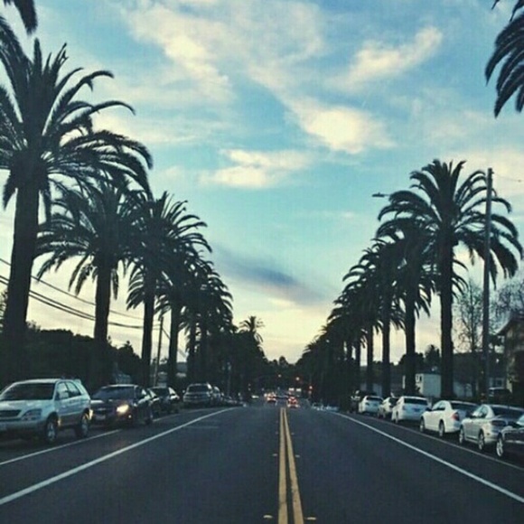 Profile Picture of Isabel Ceballos (@isabelanahi97) on Poshmark