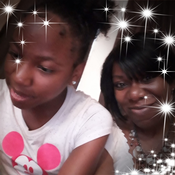 Robin Holley - Poshmark Profile Picture of Robin Holley (@robinholley) on Poshmark