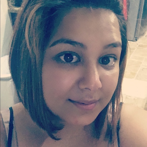 Profile Picture of Janet Lucero (@tenaj92) on Poshmark