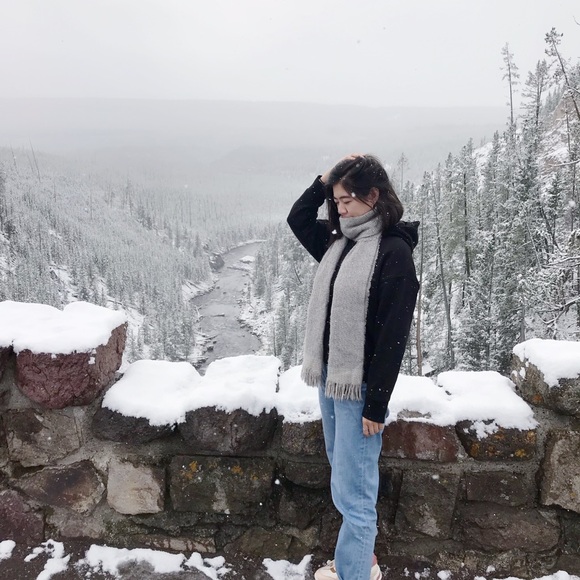 Profile Picture of Yuqing Liu (@liuyuqing7) on Poshmark