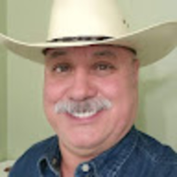 Profile Picture of Alex Espinoza (@alexespinoza497) on Poshmark