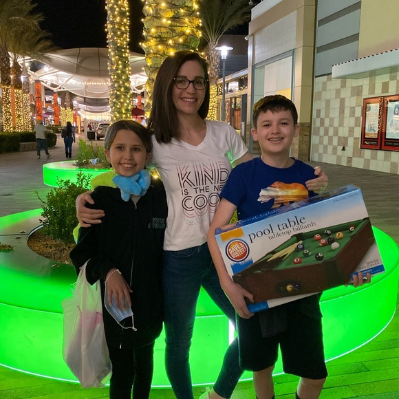 Profile Picture of Tiffany Orbon (@tiffanyorbon) on Poshmark