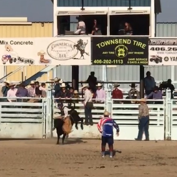 Profile Picture of Andrew Ball (@andrew22211) on Poshmark