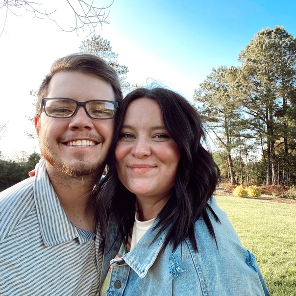 Profile Picture of Amber Mullinax (@ambermullinax) on Poshmark