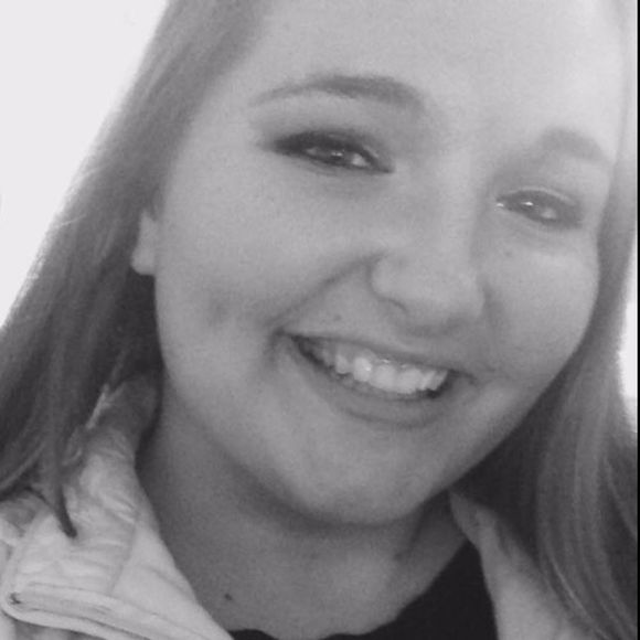 Profile Picture of Zoey Perkins (@zeperks) on Poshmark