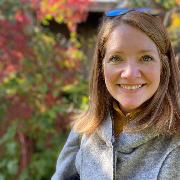 Profile Picture of Julia Inglis (@inglis_julia) on Poshmark