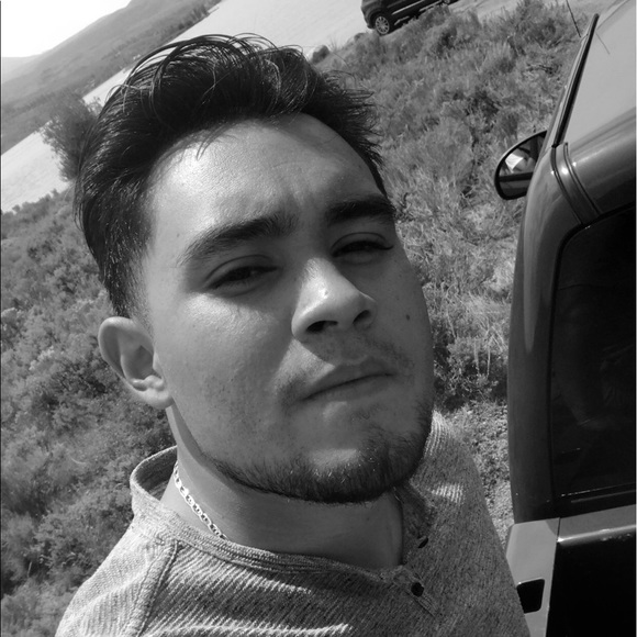 Profile Picture of Alonso Saenz (@alonsovsaenz) on Poshmark