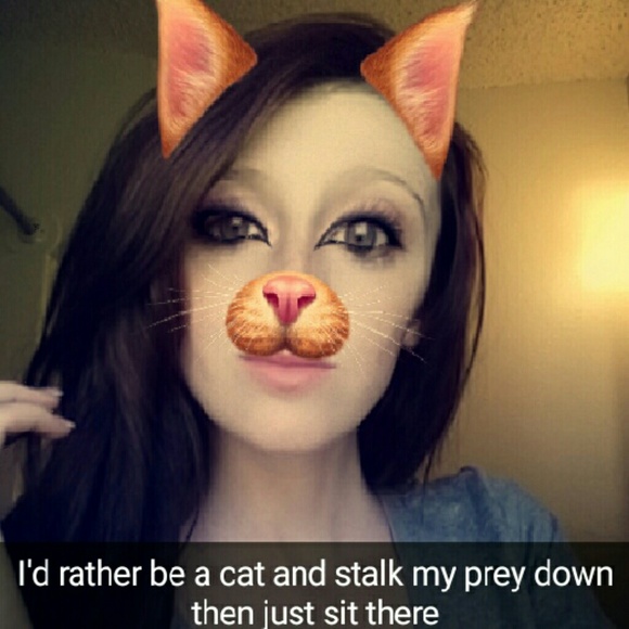 Profile Picture of Lilly Brodine (@lillybrodine22) on Poshmark