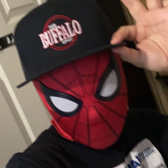 Victor Tarin - Poshmark Profile Picture of Victor Tarin (@iamvictortarin) on Poshmark