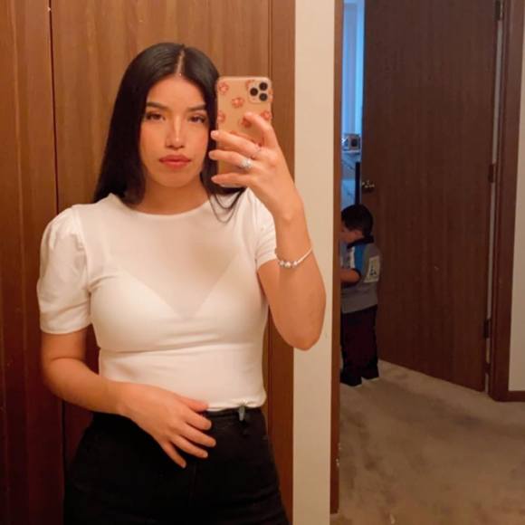 Profile Picture of Celina Mancera (@manceracelina) on Poshmark