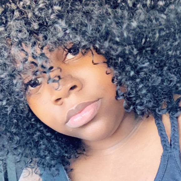 Profile Picture of Lovell Lovell (@lovell123) on Poshmark