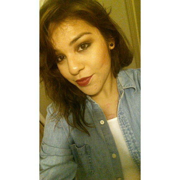 Profile Picture of Damary Picasso (@damary09) on Poshmark