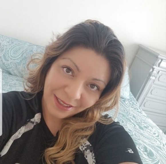 Profile Picture of Clarissa Archuleta-jones (@clarissaarchule) on Poshmark