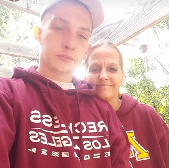 Profile Picture of Wendy Erickson paulson (@wendyepaulson) on Poshmark