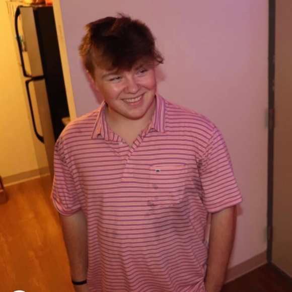 Evan Kovacs - Poshmark Profile Picture of Evan Kovacs (@10009835) on Poshmark