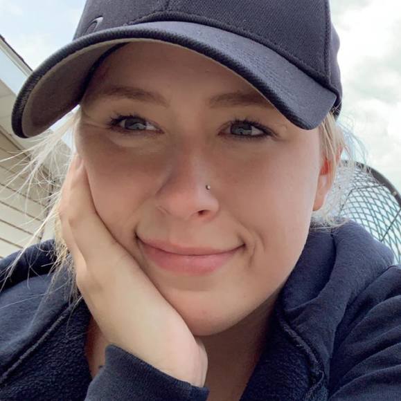 Profile Picture of Summer Schuneman (@sschuneman) on Poshmark