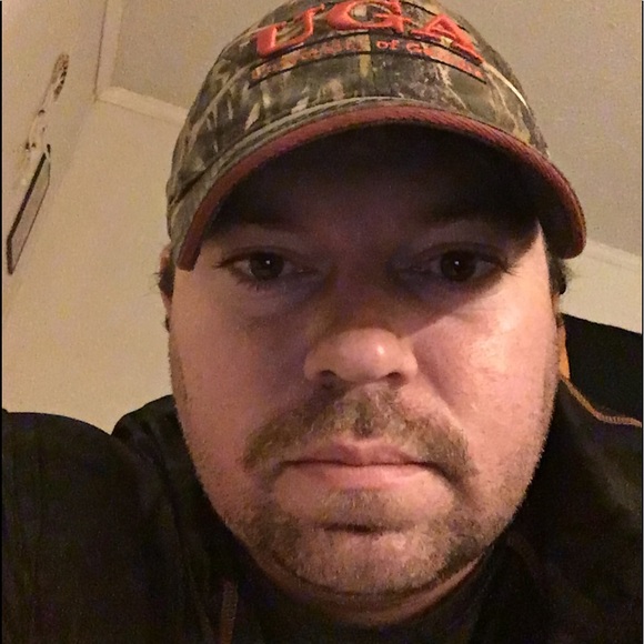 Profile Picture of Nathan Welch (@natewelch40) on Poshmark