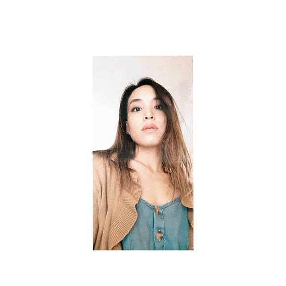 Profile Picture of Malinee Somsack (@malineesomsack) on Poshmark