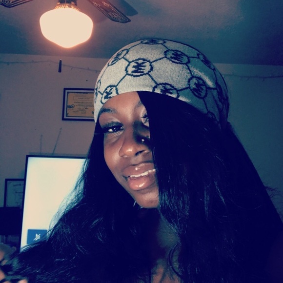 Profile Picture of Beyonce Heckstall (@brezziii30) on Poshmark