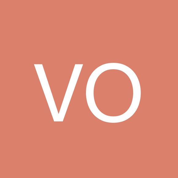 Profile Picture of Vivian.com Obriskie (@pinkyo) on Poshmark