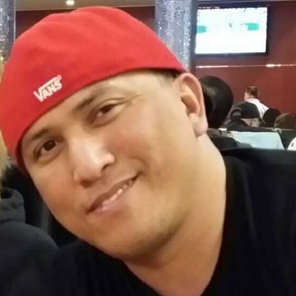 Profile Picture of Alan Bancod (@amo68) on Poshmark