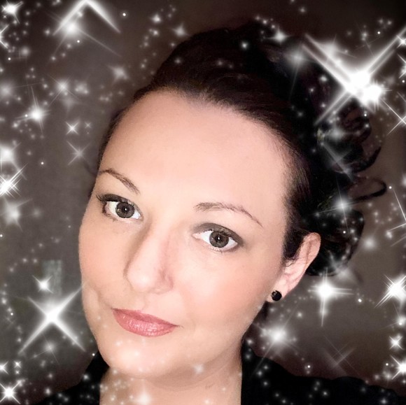 Profile Picture of Desiree Dornetta (@desireedornetta) on Poshmark