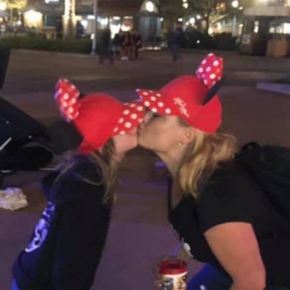 Angie Bentler - Poshmark Profile Picture of Angie Bentler (@akbentler) on Poshmark