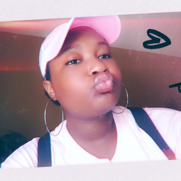 Profile Picture of Demiah Turner (@demiah18) on Poshmark