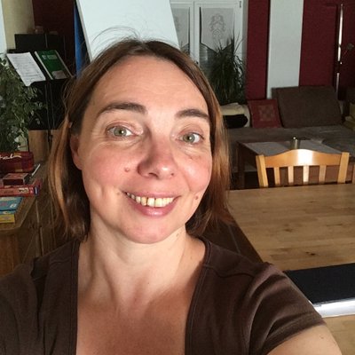 Profile Picture of Christine Müller 🔴 🔴 (@christine701111) on Twitter