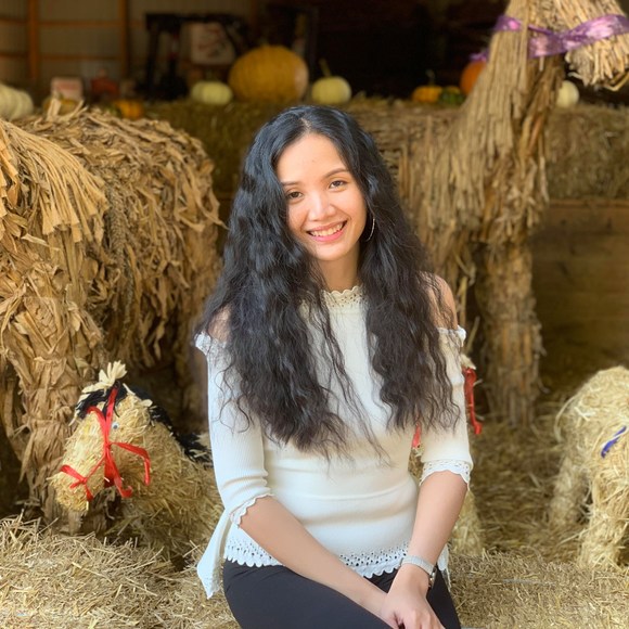 Profile Picture of Oanh Kim (@retekim) on Poshmark