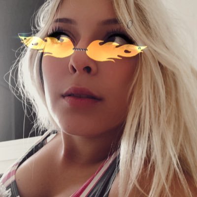 Profile Picture of Carolzinha 🌪 (@carol_otto_) on Twitter