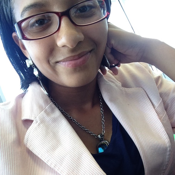 Profile Picture of Ieisha Brown (@bieisha) on Poshmark