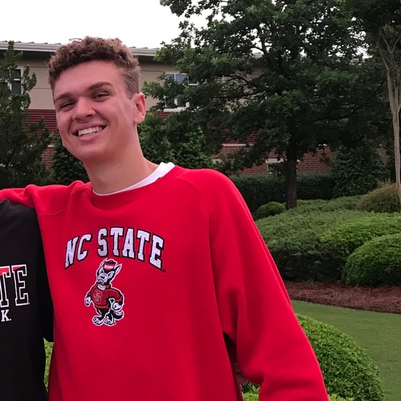 Profile Picture of Luke Lauther (@llauher) on Poshmark