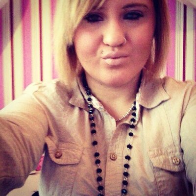 Profile Picture of Julia Augustin (@JulyAugustin) on Twitter