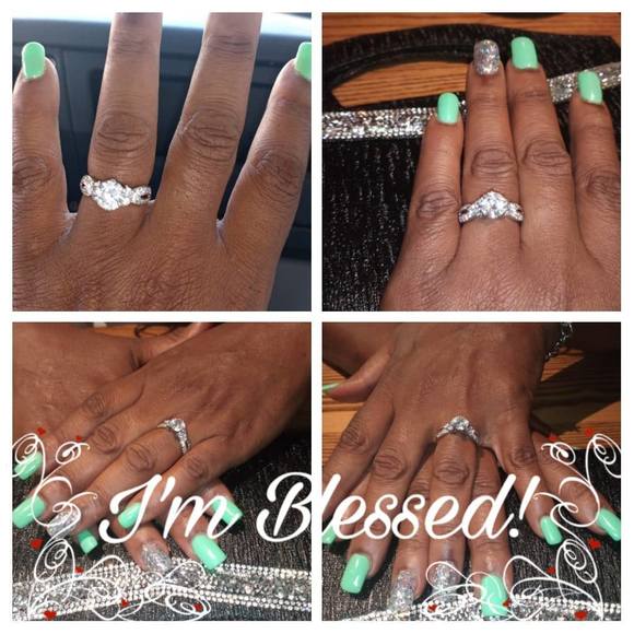 Profile Picture of Christine Daves (@docbreme) on Poshmark