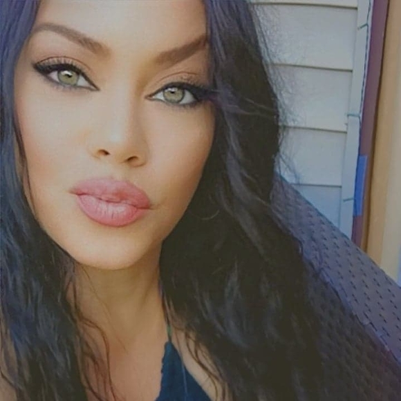 Profile Picture of Aurea Rivera (@aurea68) on Poshmark