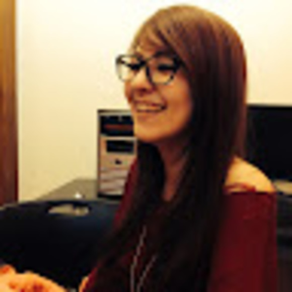 Profile Picture of Emilie Cassab (@emiliecassab) on Poshmark