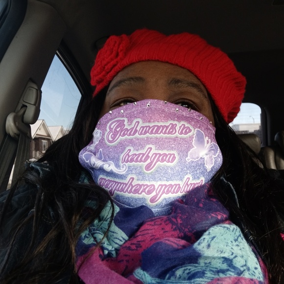 Profile Picture of Paula Dunlap (@lovemadeeasy) on Poshmark