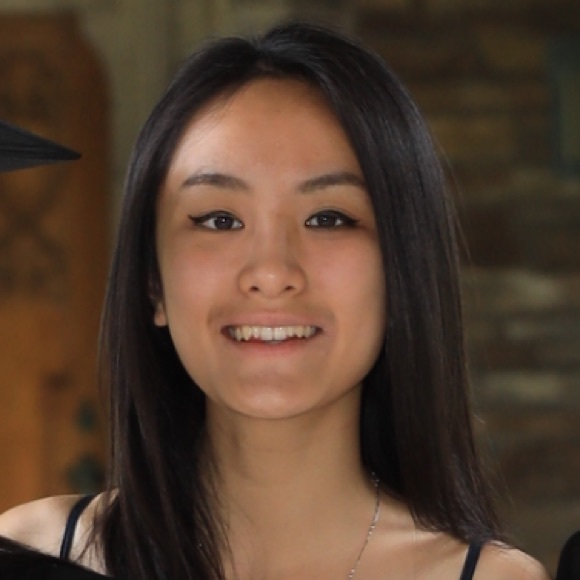 Profile Picture of Jasmine Li (@jasminejli) on Poshmark