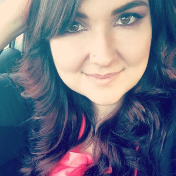 Profile Picture of Samantha Stack (@samantha_stack) on Poshmark