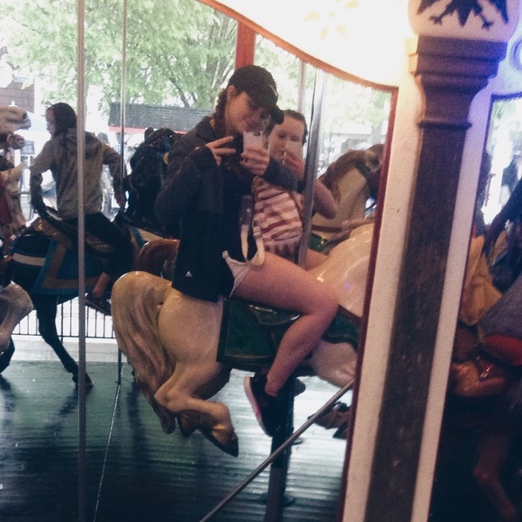 Profile Picture of Kenzi Needy (@mcknz16) on Poshmark