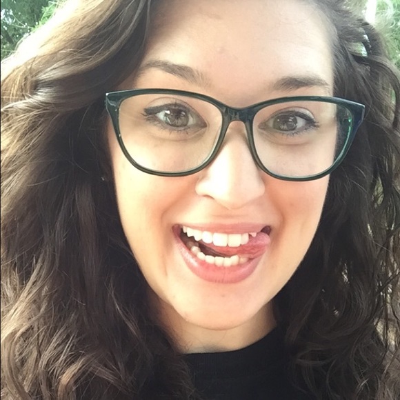 Profile Picture of Julianne Stauble (@jstaub13) on Poshmark