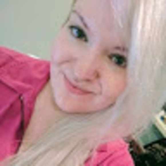 Profile Picture of Amber Sirignano (@amsmock29) on Poshmark